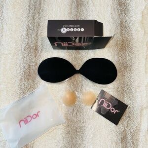 Niidor Fabric Strapless Adhesive Bra